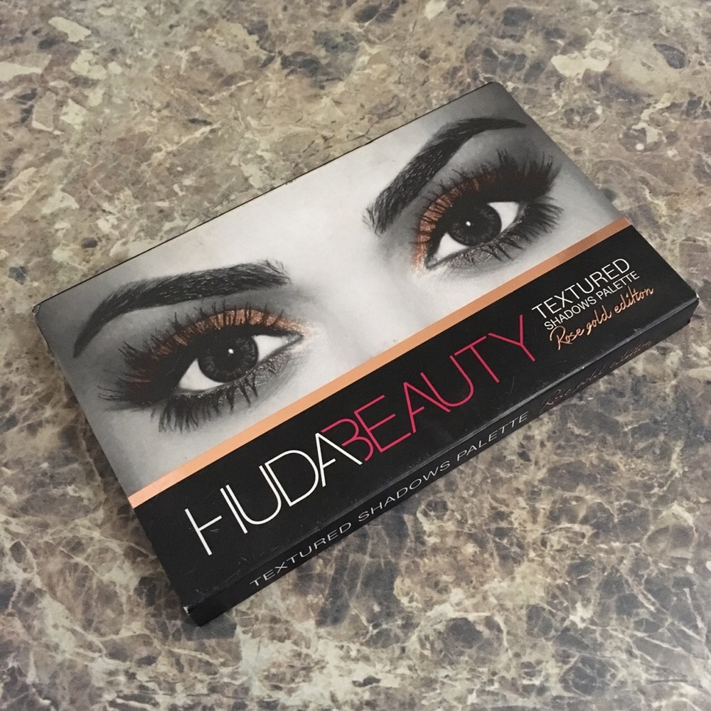 Huda Beauty rose gold palette
